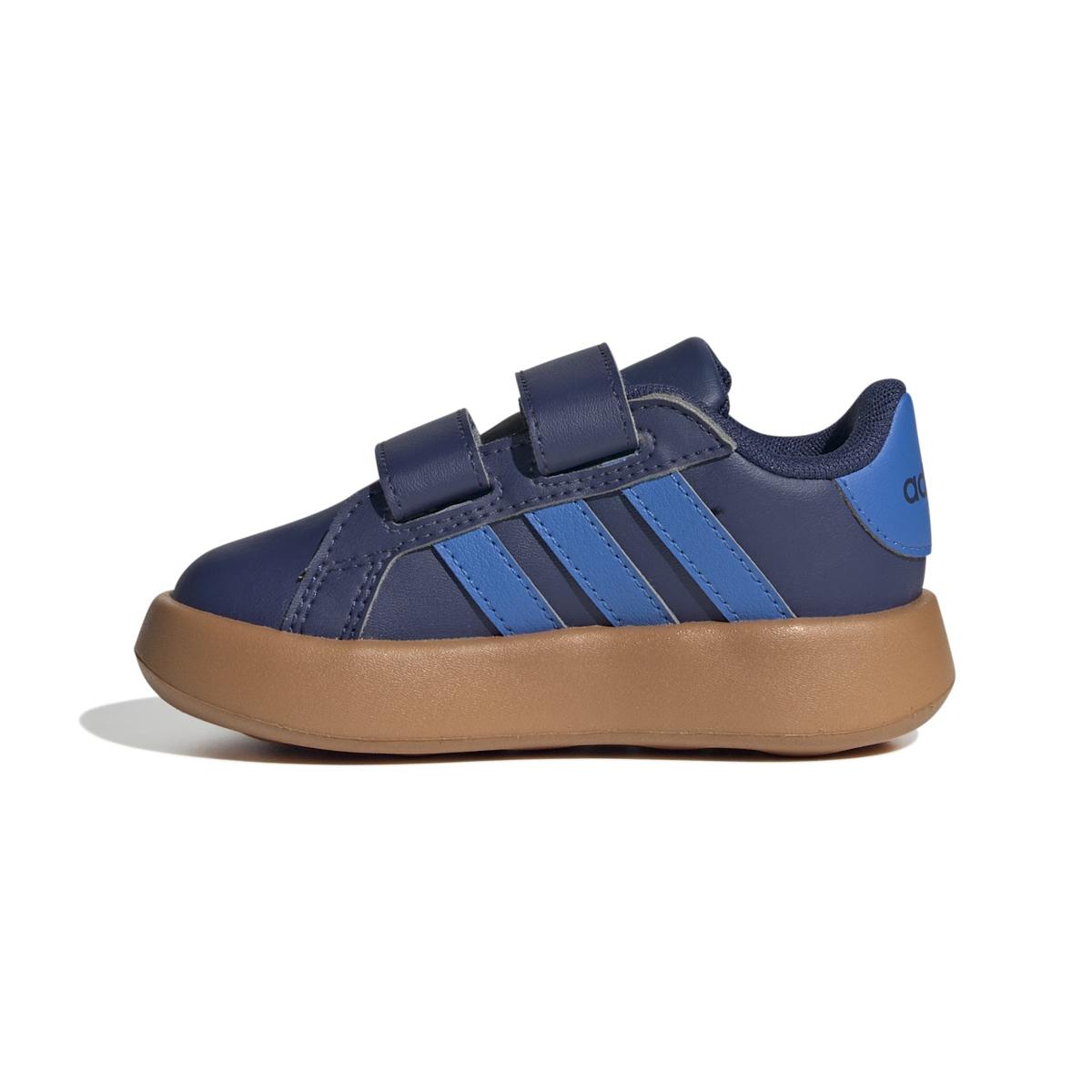 product/a/d/adidas_js4341_5_footwear_photography_side_medial_center_view_white-nw091725.jpg