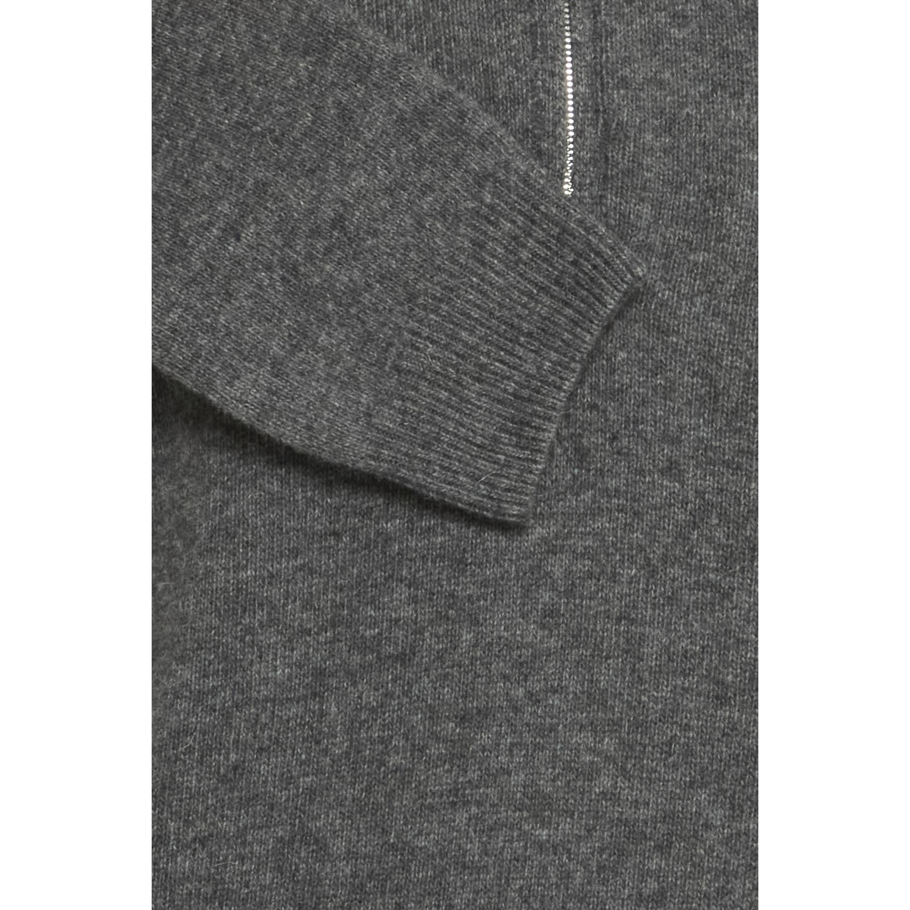 product/c/a/casual-friday_20505249-50817_0.jpg