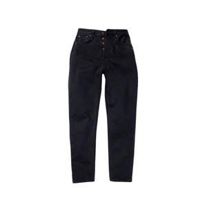 114246-damesjeans-nudie-jeans-breezy-britt-verouderd-zwart